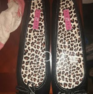 Pleaser flats